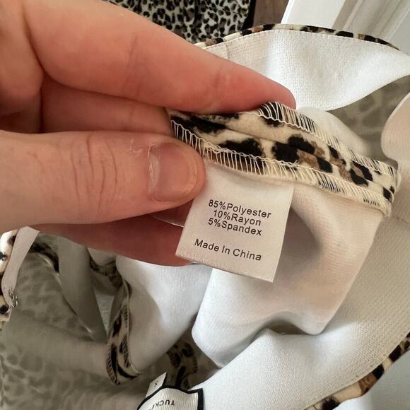 B137 Tuckernuck Ashford Pull On Pants Size Small Color Cream Brown - Picture 5 of 5